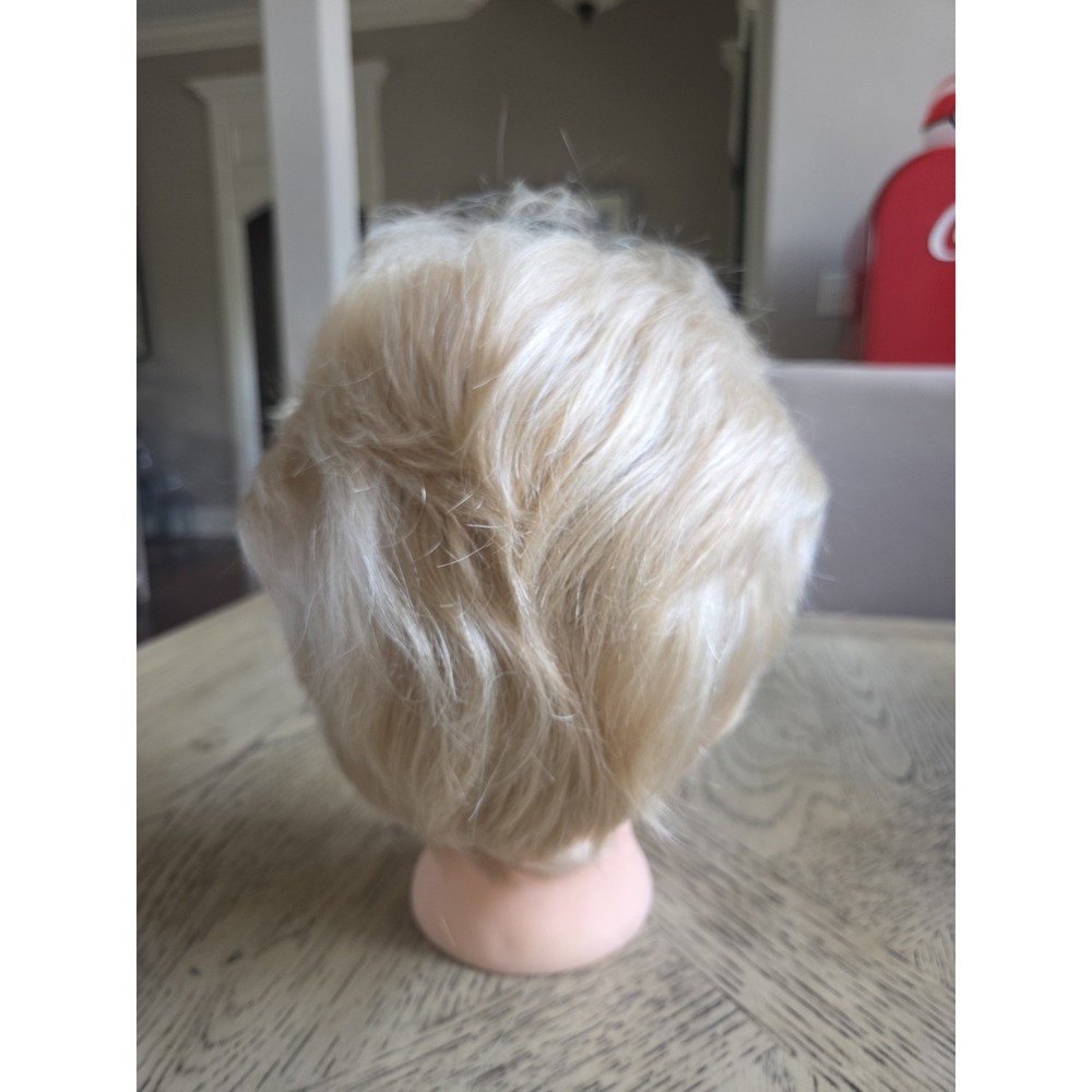 Emmor Blonde Wig for Women Natural Cut Wig Daily Hair 18/613 Layered Wig - Picture 4 of 14